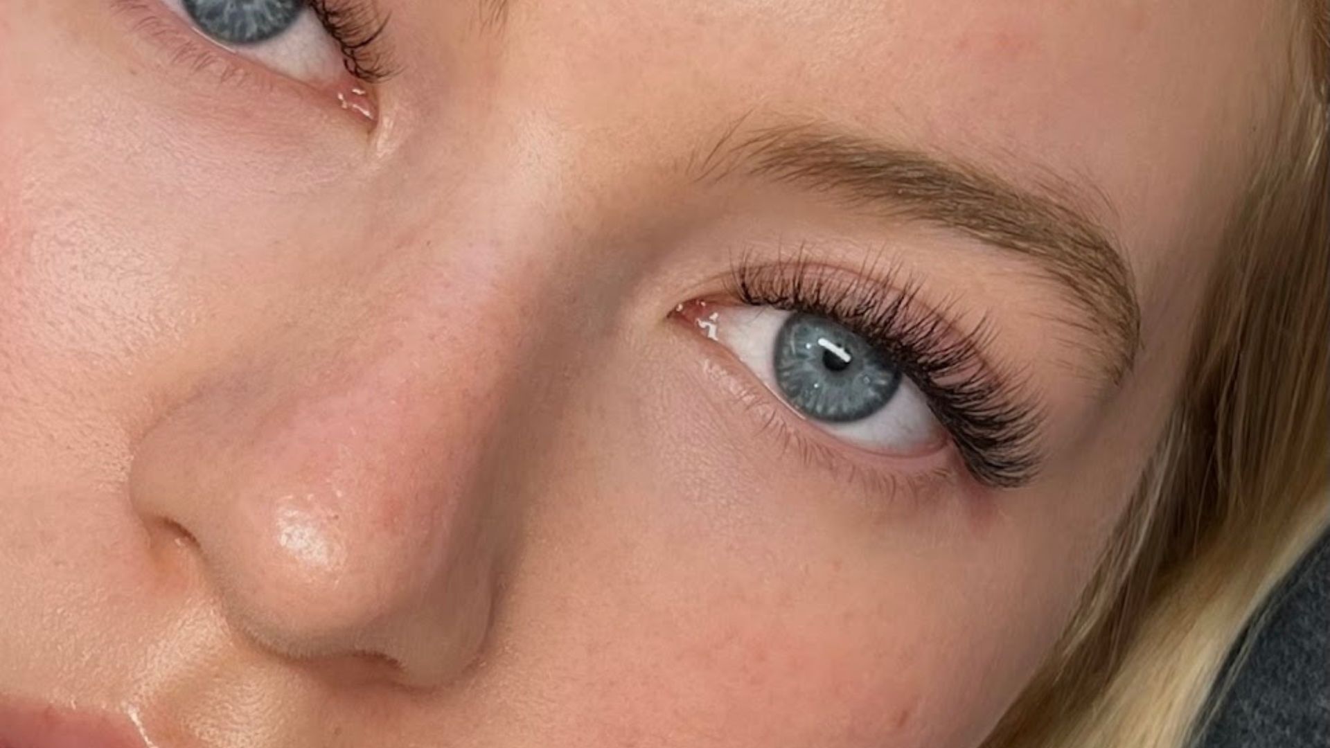 Volume lash extensions in Wexford PA near Pittsburgh - La Vie Esthetics Bar